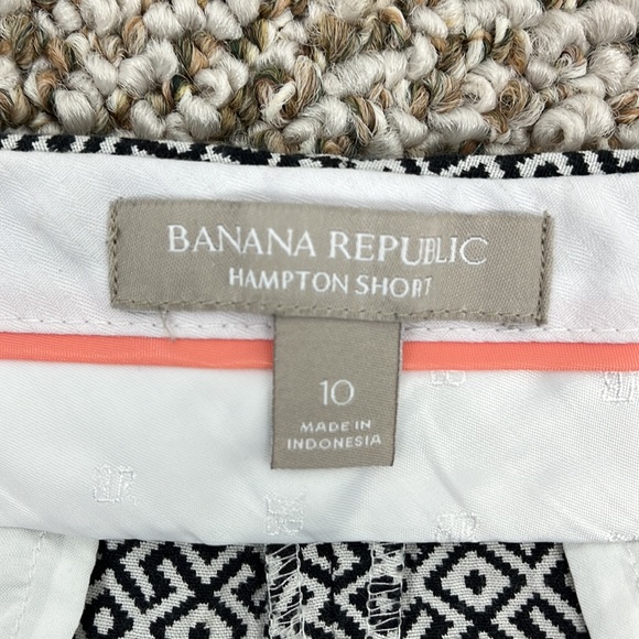BANANA REPUBLIC HAMPTON SHORT BLACK WHITE GEOMETRIC TAILORED SIZE 10 - Picture 6 of 13